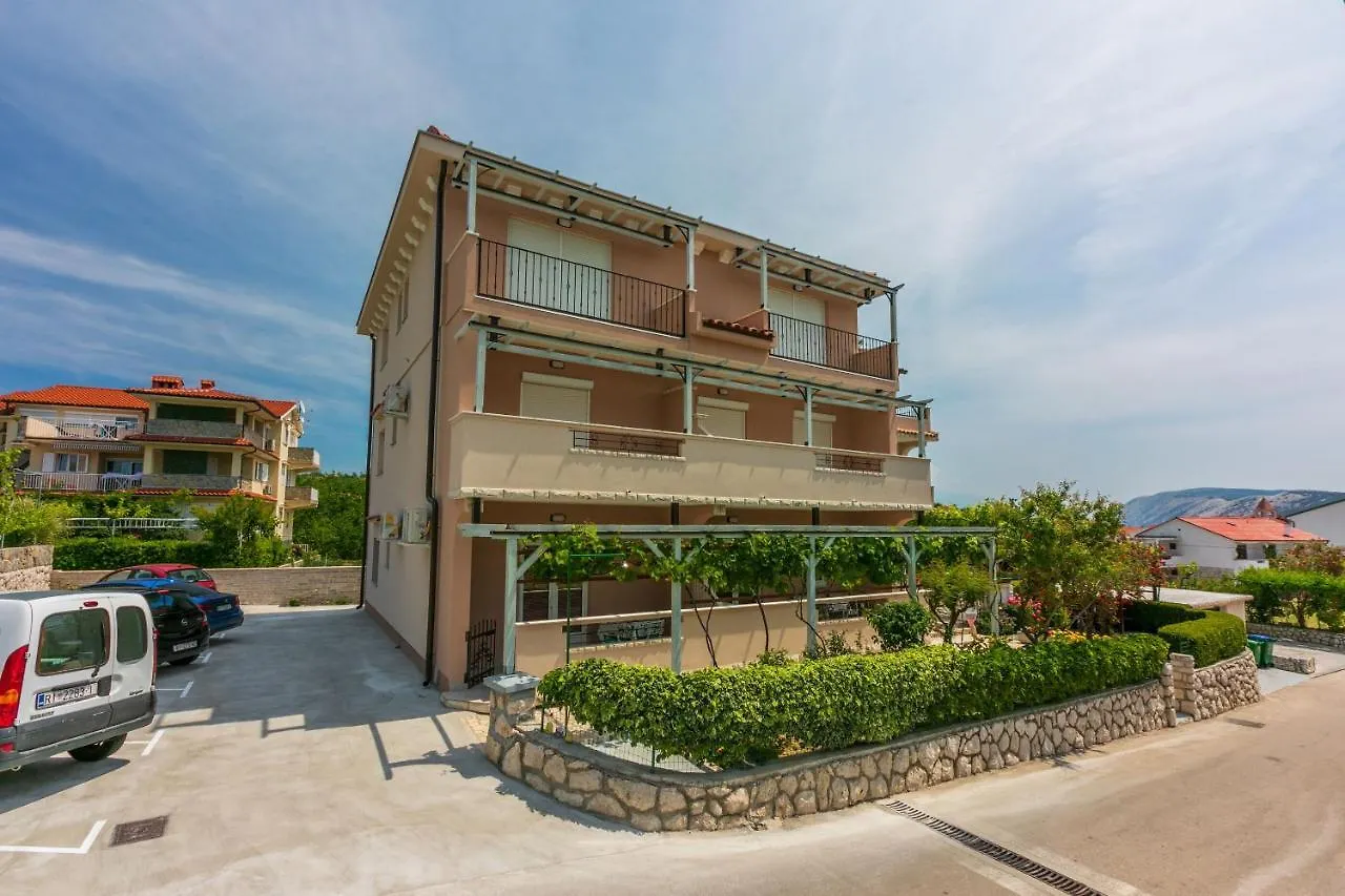 Apartments Anica Lopar