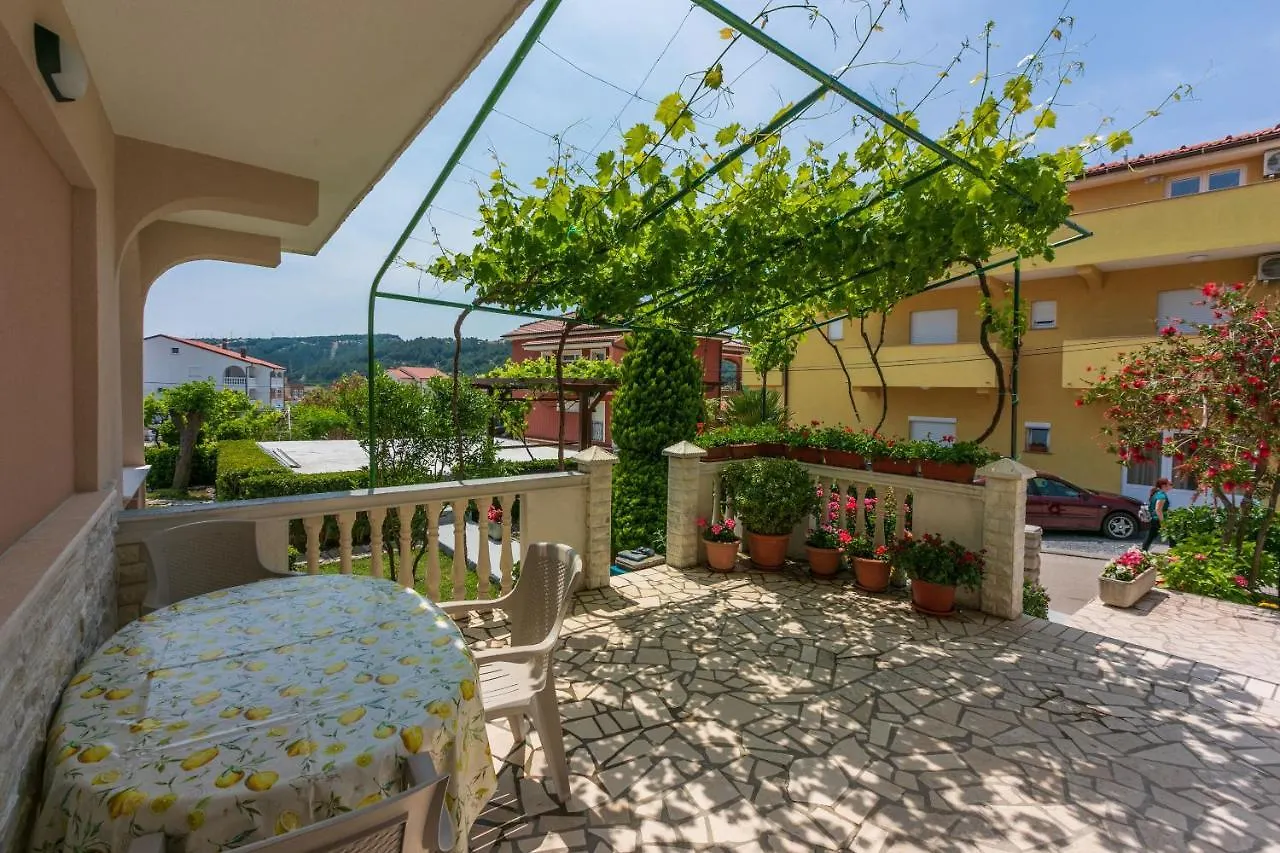 Apartments Anica لوبار كرواتيا